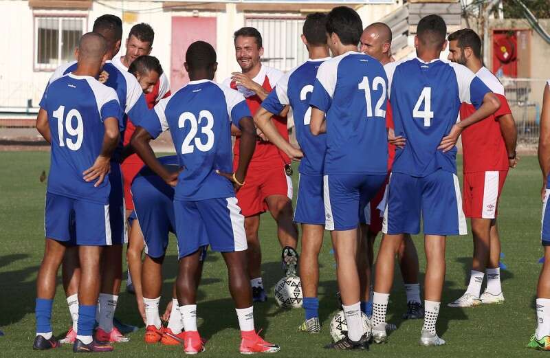  שחקני רעננה במהלך האימון. "אי אפשר לצפות מאיתנו להיאבק על האליפות"